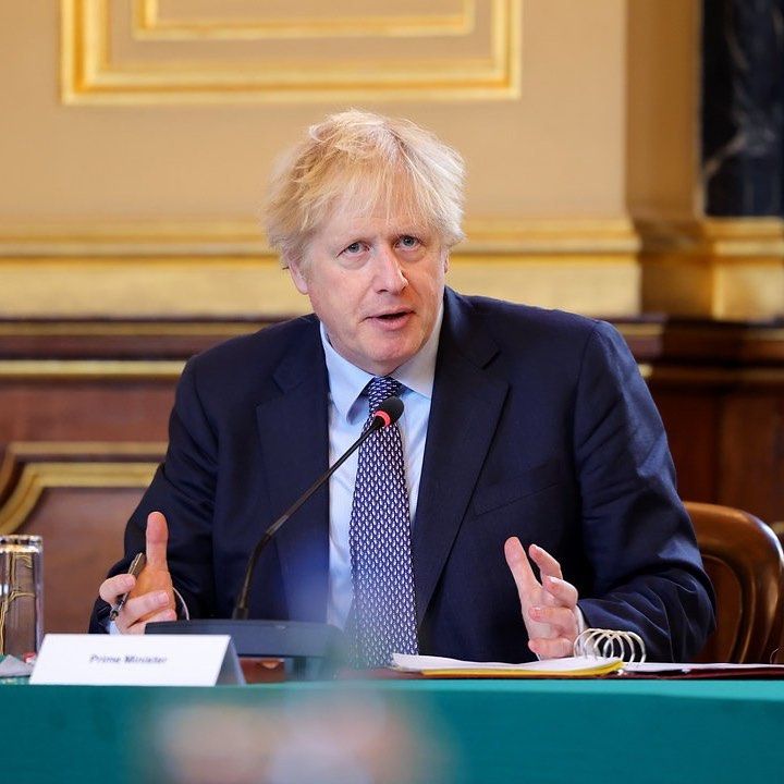 Inglaterra deixa de exigir máscaras, libera aglomerações e retira restrições contra Covid