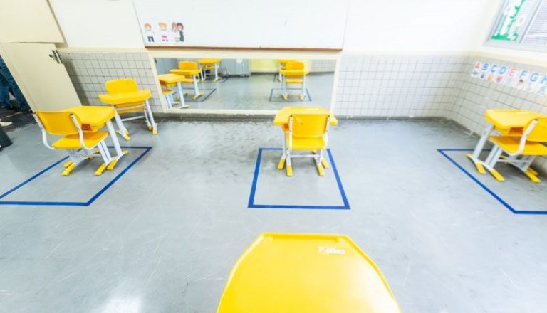 Vitória oferece 700 vagas de estágio para nível superior