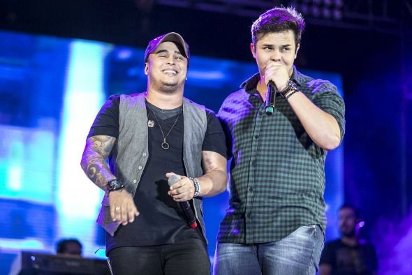 Matheus e Kauan dizem ter sido enganados por contratante