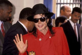 Artigo de luxo assinado por Michael Jackson será leiloado nesta quinta