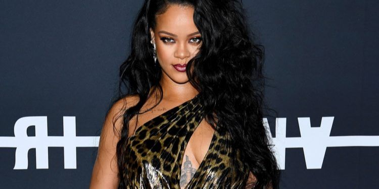 Rihanna é vista em gravação em Nova York e fãs especulam retorno