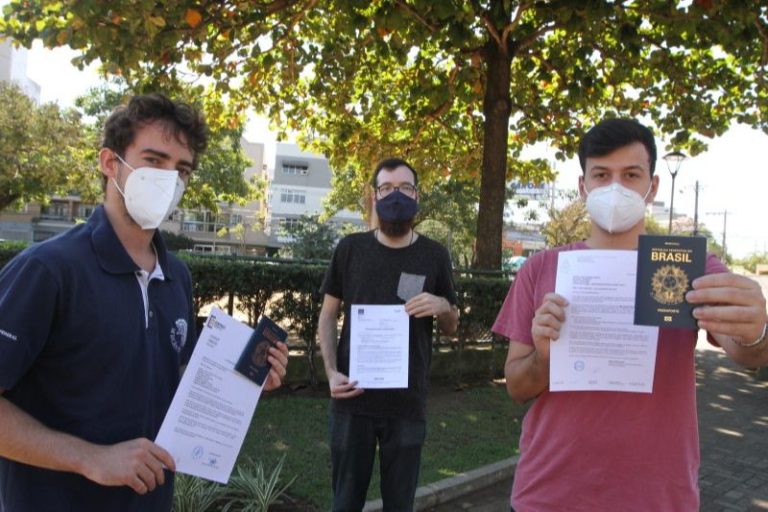 Estado decide antecipar vacina para estudantes que ganharam bolsas de estudo na França