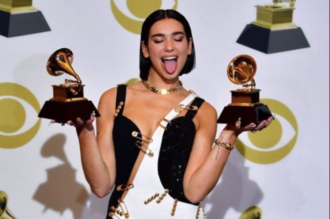 Dua Lipa quebra recorde no Hot 100 da Billboard