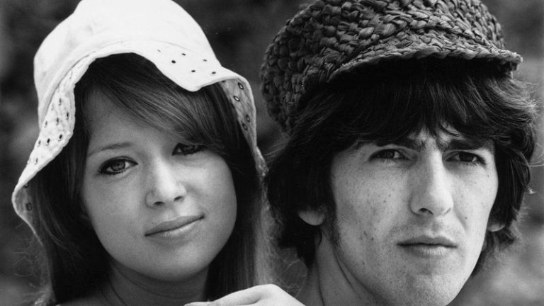 Pattie Boyd, a mulher por trás do duelo ‘George Harrison x Eric Clapton’