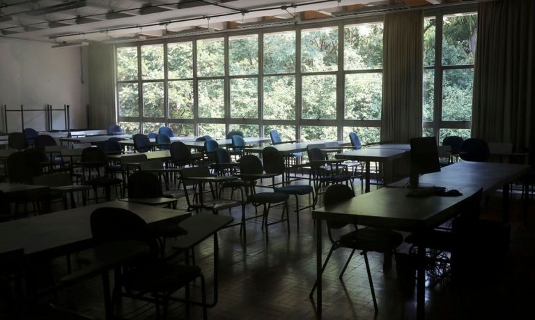 Governo do Rio suspende aulas estaduais presenciais em 36 municípios