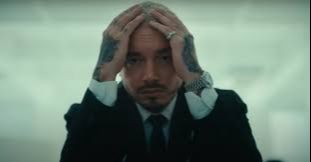 J. Balvin encara manifestações artísticas em novo registro