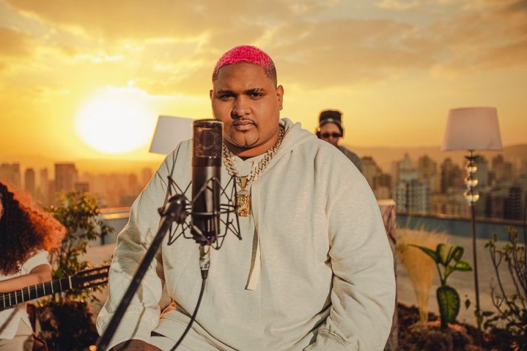 Apaixonado, Kevin O Chris faz declarações de amor em novo clipe