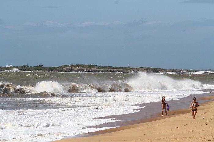 Marinha alerta para chegada de frente fria, ressaca e ventos de até 61km/h