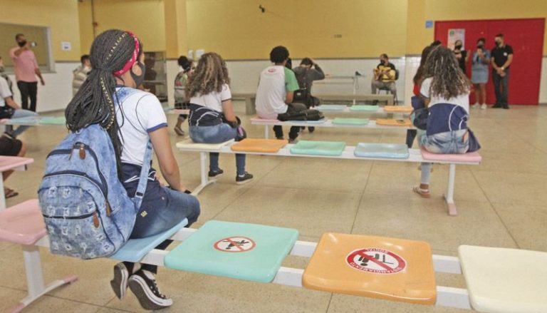 Chegada da variante delta ao Estado não vai fechar escolas, diz governo
