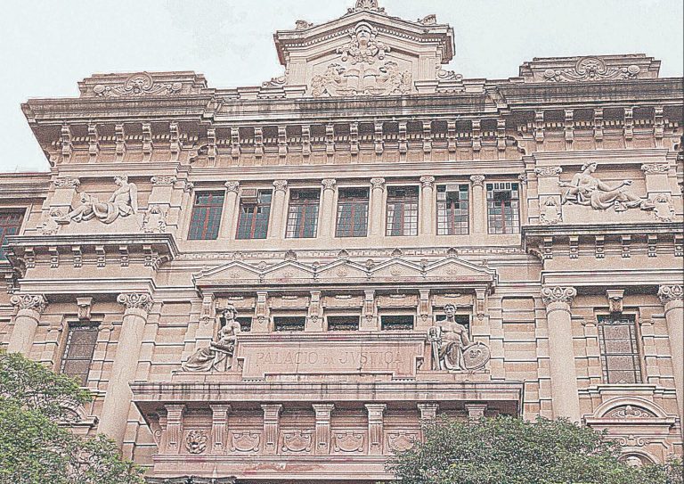 Vinte concursos oferecem 10.500 vagas e salários de até R$ 28.724