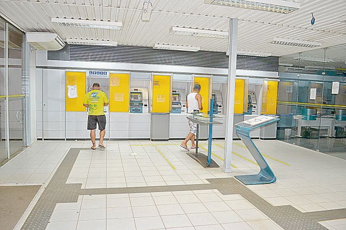 Prova domingo para 31 mil no maior concurso da história