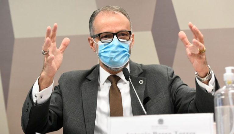 Presidente da Anvisa diz que proibição de doses da Coronavac não é motivo de pânico