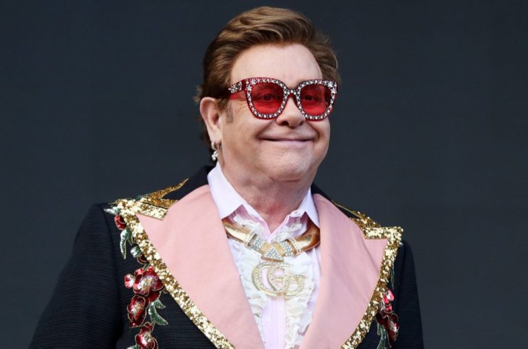 Elton John anuncia álbum de parcerias com superstars