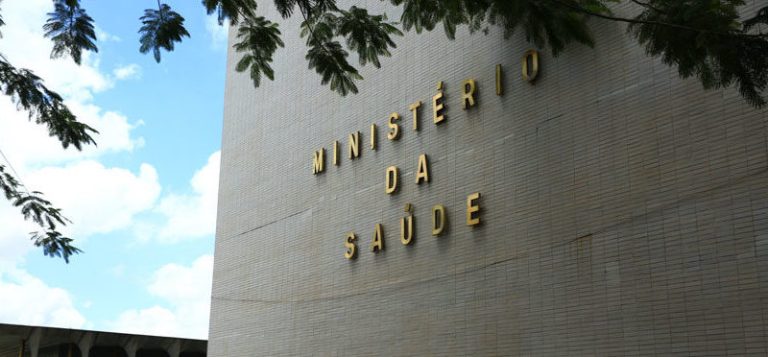 Seis capitais param vacinação de adolescentes contra Covid após nova regra do Ministério da Saúde