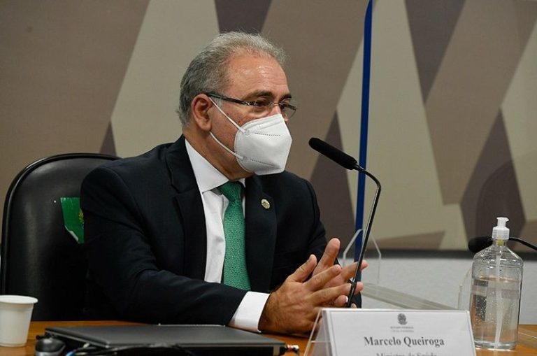 Ministro diz que intervalo entre doses da AstraZeneca será diminuído de novo