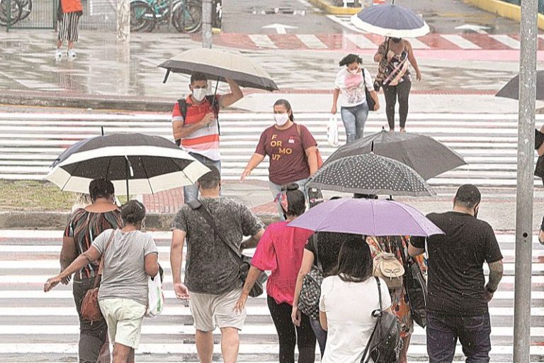 Frente fria deixa Estado em alerta para ventos de até 70 km/h e deslizamentos