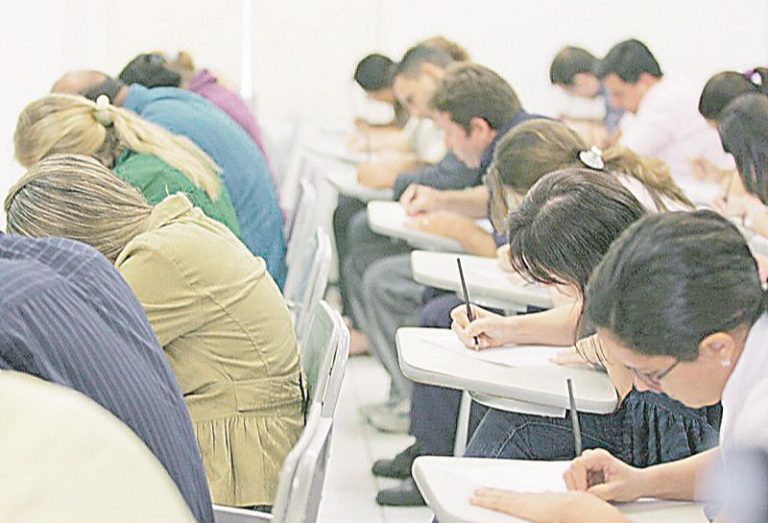 Concorrência nos concursos chega a 355 candidatos para cada chance