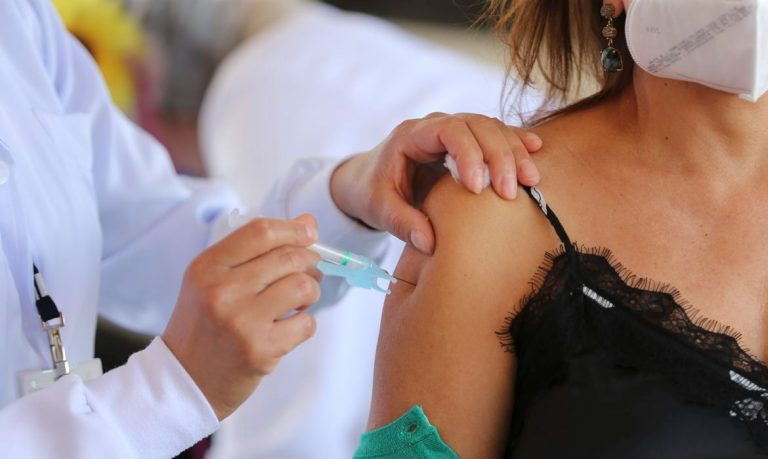 Covid: Vitória abre agendamento com 2.300 vagas para segunda dose