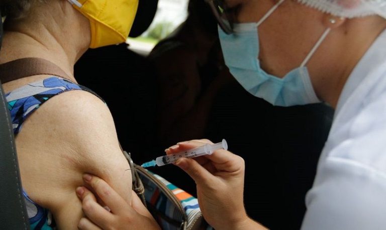 Guarapari vai vacinar mais 1.500 adolescentes contra a covid nesta quinta