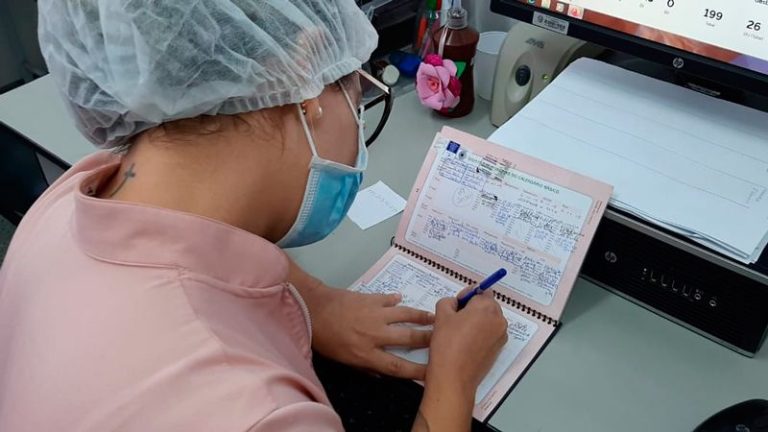 Cidades começam a vacinar adolescentes contra a covid-19