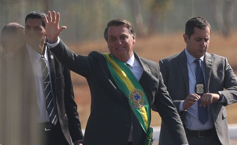 “Nem-nem” dá lugar a “fora Bolsonaro” na rua