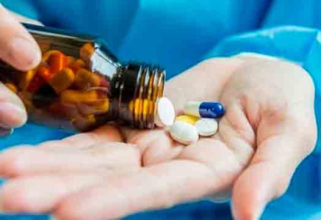 Fiocruz negocia produzir para o SUS pílula contra a covid