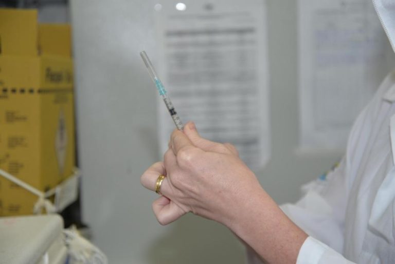 Serra abre mais de 6.500 vagas para vacinar contra covid