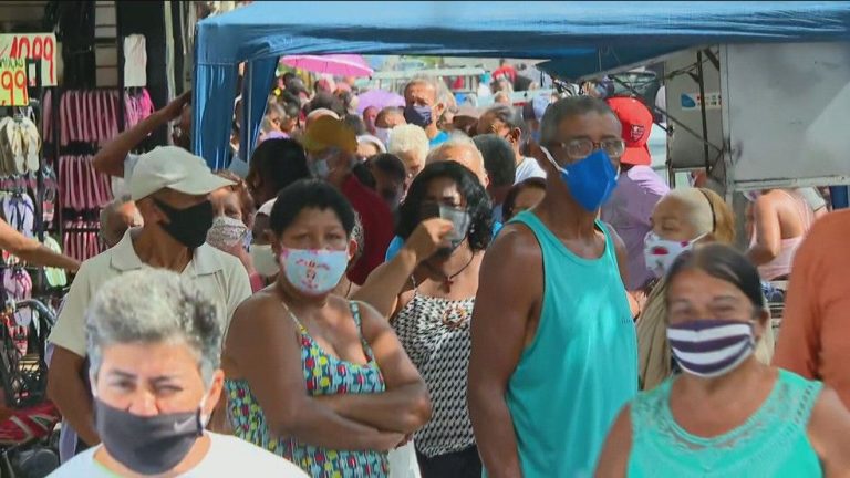 Com 46,8% da população imunizada, Duque de Caxias (RJ) desobriga uso de máscaras