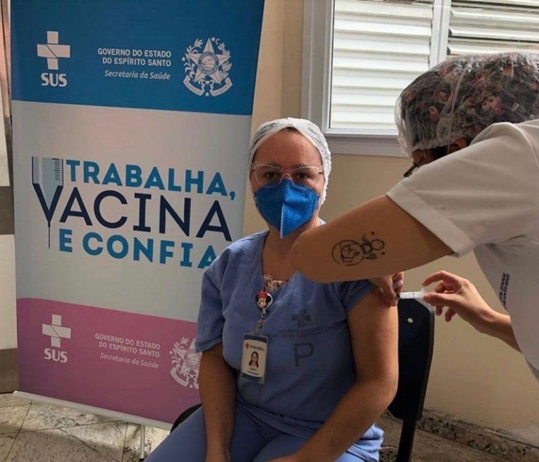 Estado começa a distribuir doses de reforço contra a covid para trabalhadores da saúde