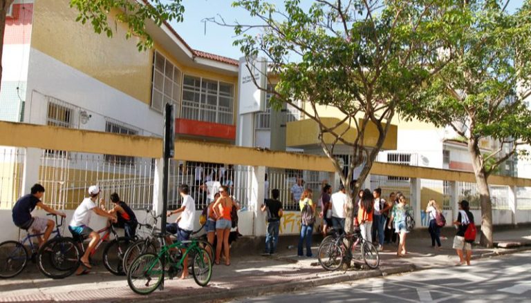 Inscrições para 281 mil vagas em escolas estaduais começam nesta quinta