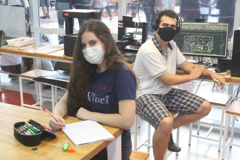 Decidir carreira muito cedo preocupa famílias de estudantes