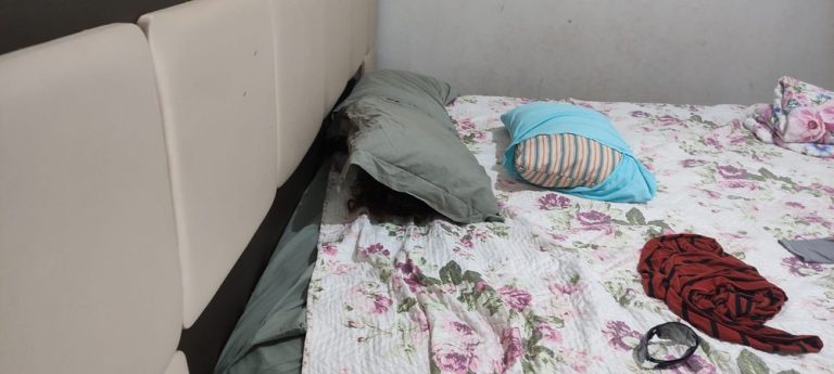 Pais acionam PM e Bombeiros e criança é encontrada dormindo embaixo de travesseiro