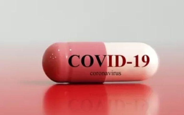 Pílula contra covid reduz risco de hospitalização em quase 90%, diz Pfizer