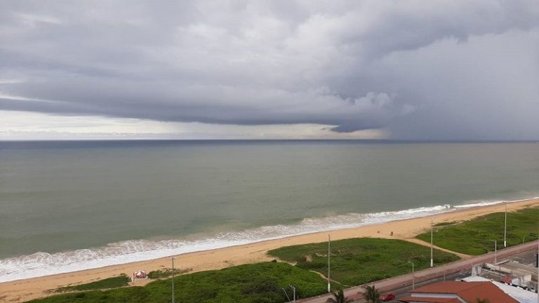 “Perigo”: Instituto emite alerta de chuvas intensas para 43 cidades capixabas