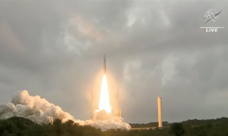Maior e mais potente telescópio espacial, James Webb é lançado com sucesso