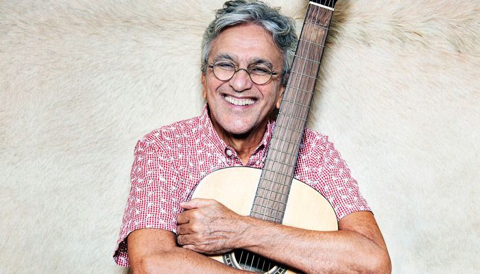 Caetano Veloso diz estar com covid-19 e reforça importância de vacina