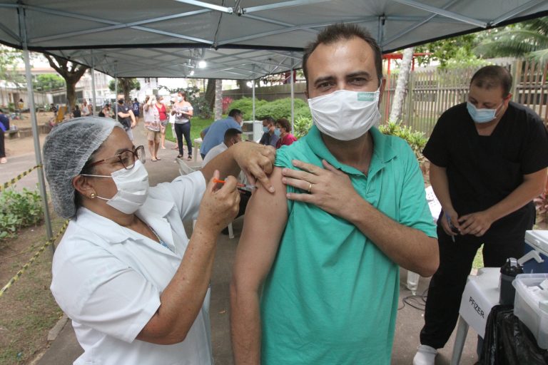 Veja onde se vacinar contra covid-19 e gripe no último dia do ano