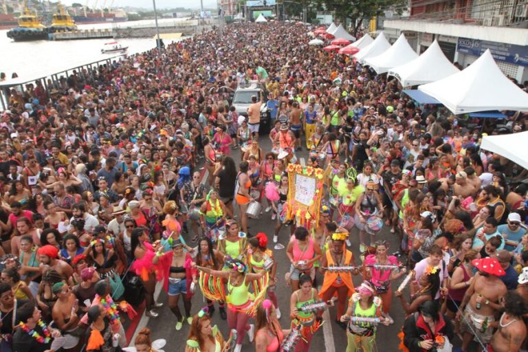 Governo estuda cancelamento do Carnaval no Estado