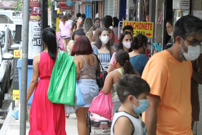 Estado não prevê restrições para comércio e eventos