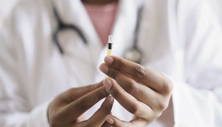Vacinação para crianças de 5 a 11 anos começa neste sábado