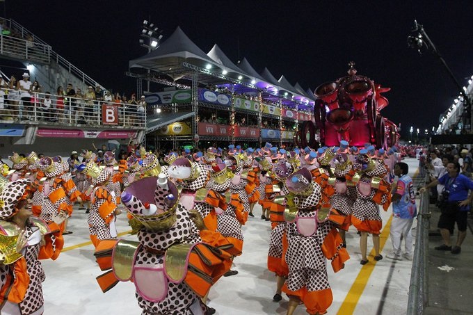 Desfile das escolas de samba de Vitória é adiado para abril
