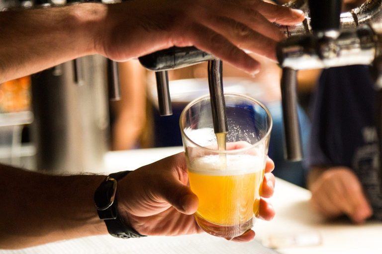 Restaurantes e bares de Vila Velha e Serra vão ter que fechar até 22 horas