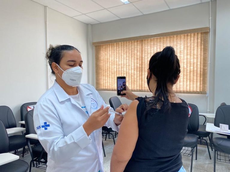 Municípios fazem mutirão para vacinar crianças contra a covid