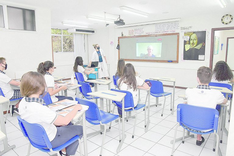 Mais de 650 mil crianças saíram da escola durante a pandemia