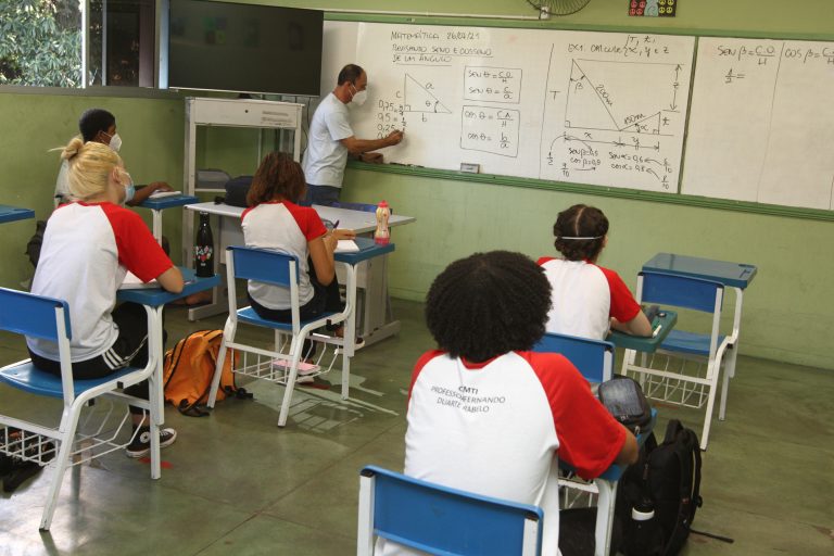 Novo ensino médio começa a ser implementado este ano