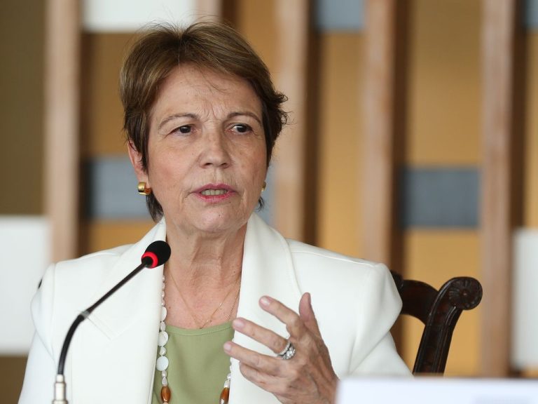 Ministra da Agricultura Tereza Cristina testa positivo para covid-19