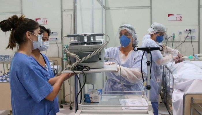 Casos de síndrome respiratória por Covid atingem a menor taxa da pandemia