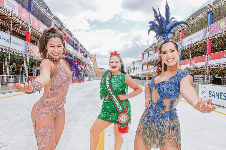Carnaval de Vitória: sete escolas do Grupo Especial desfilam neste sábado