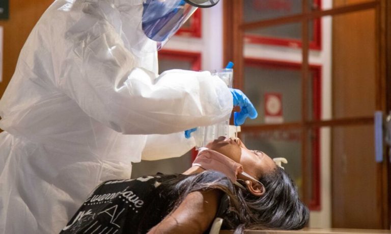 Brasil tem maior média de casos de covid desde o fim de março