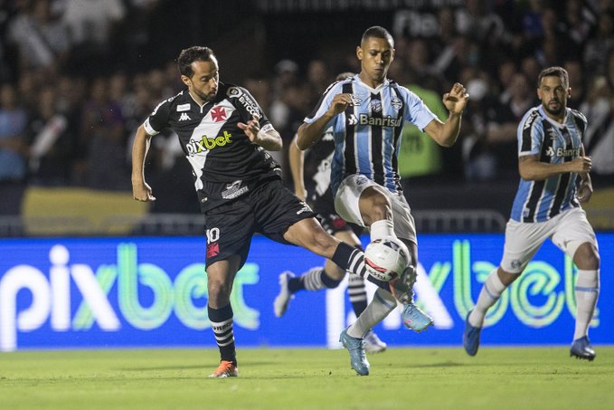 Vasco e Grêmio empatam sem gols em jogo com clima quente e poucas chances